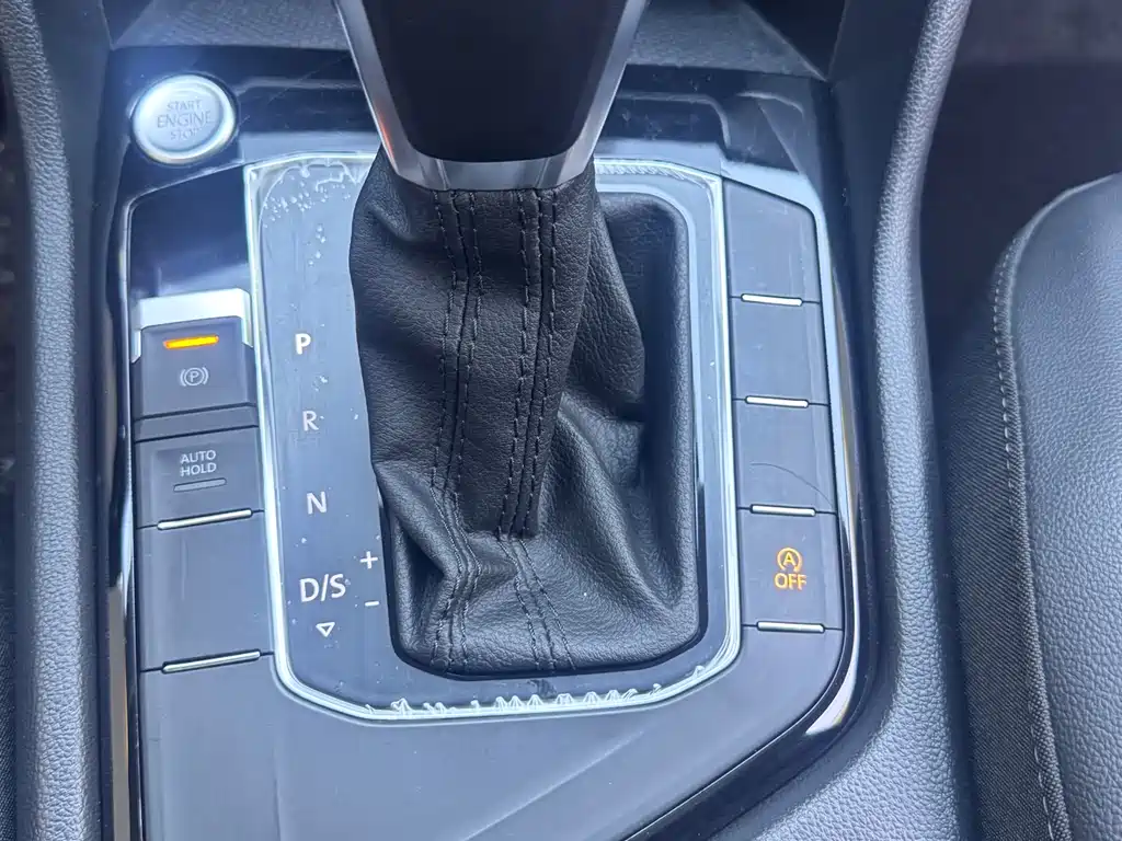 Volkswagen Tiguan L 2023 — фото 13