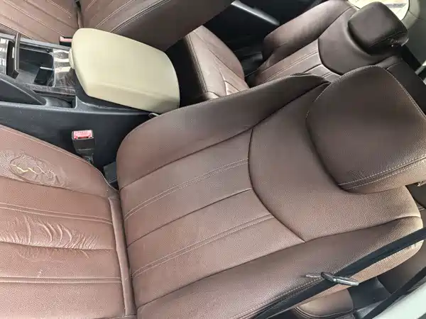 Roewe W5 2013