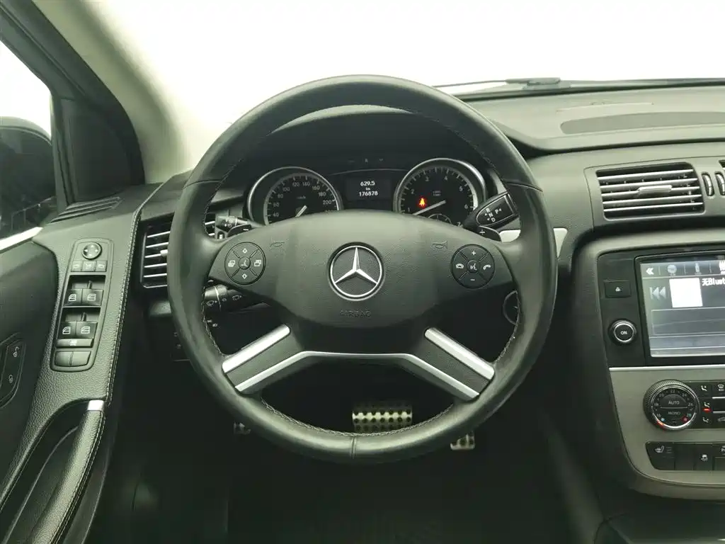 Mercedes-Benz R-Class 2016 — фото 11