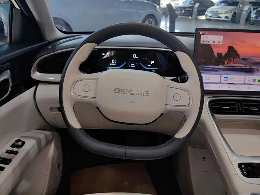 Geely Galaxy Starwish 2025 — фото 15
