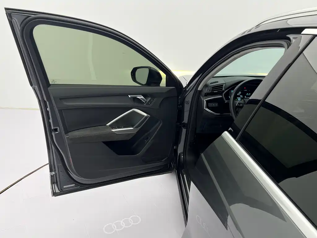 Audi Q3 2022 — фото 19