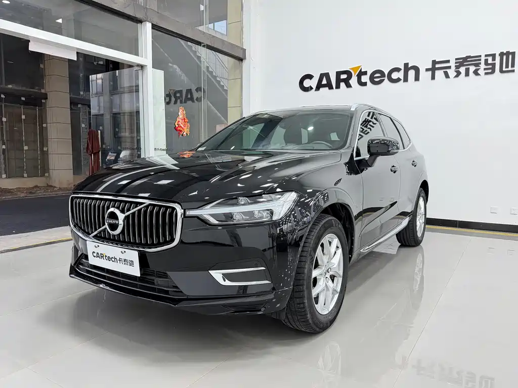 Volvo XC60 2021 — фото 1