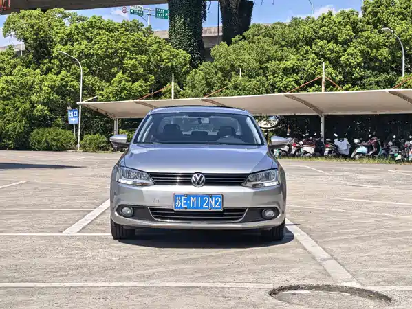Volkswagen Sagitar 2014