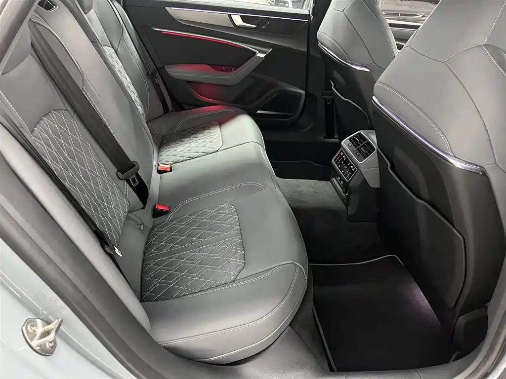 Audi A7L 2025 — фото 12