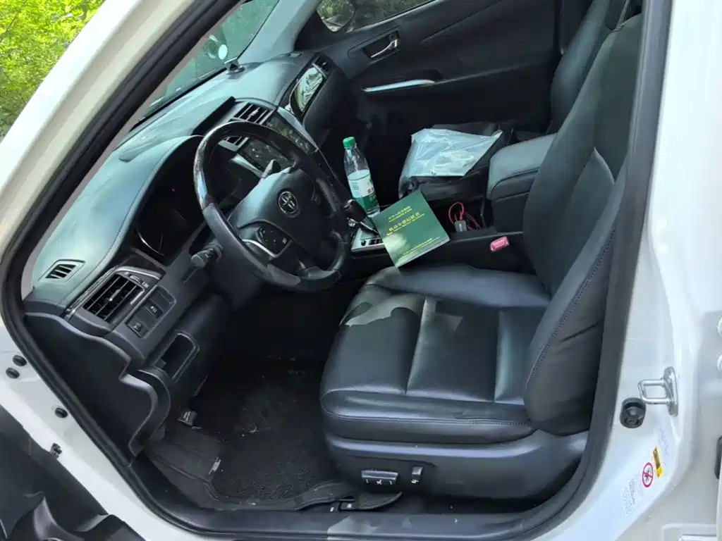 Toyota Camry 2016 — фото 15
