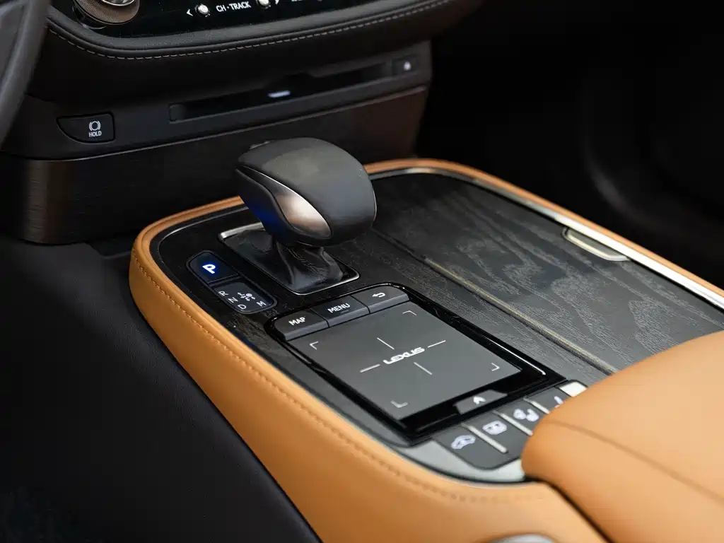 Lexus LS 2022 — фото 15