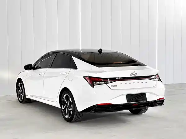 Hyundai Elantra 2022