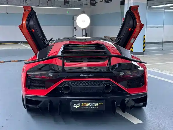 Lamborghini Aventador 2011