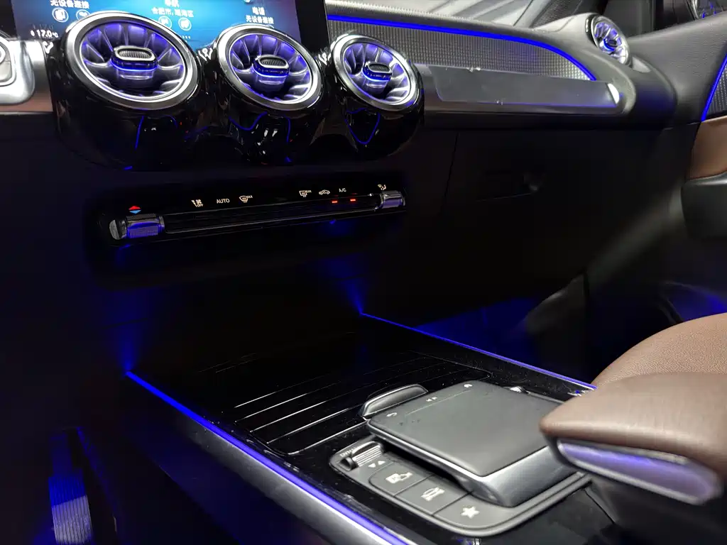 Mercedes-Benz GLB 2023 — фото 16