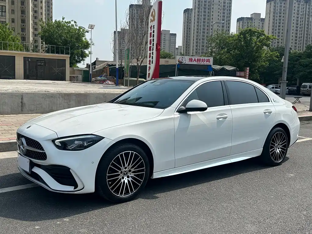 Mercedes-Benz C-Class 2024