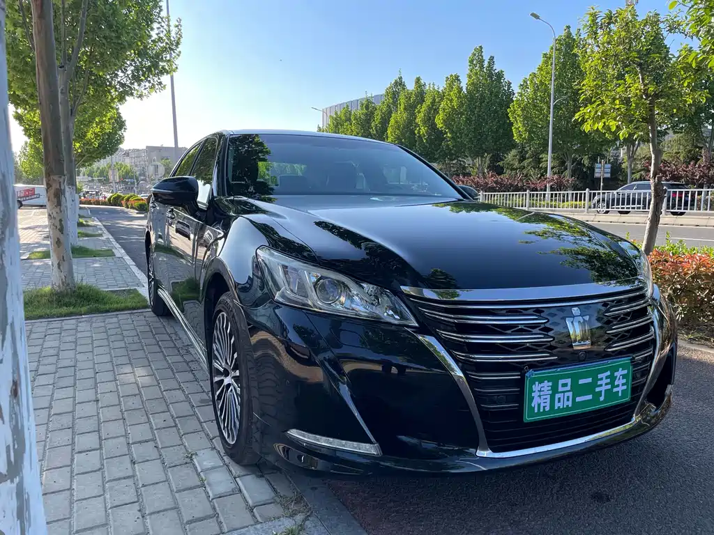 Toyota Crown 2019 — фото 3