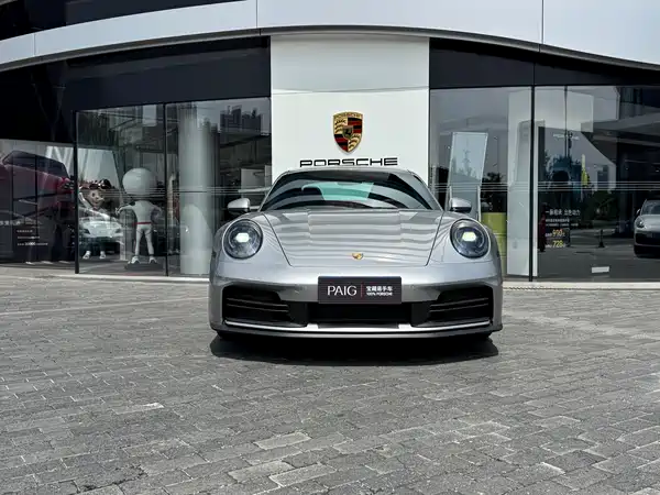 Porsche 911 2025