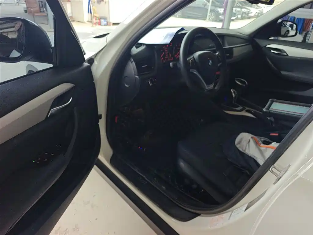 BMW X1 2015 — фото 16
