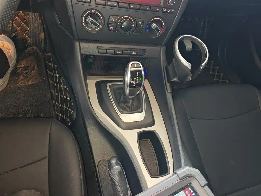 BMW X1 2015 — фото 14