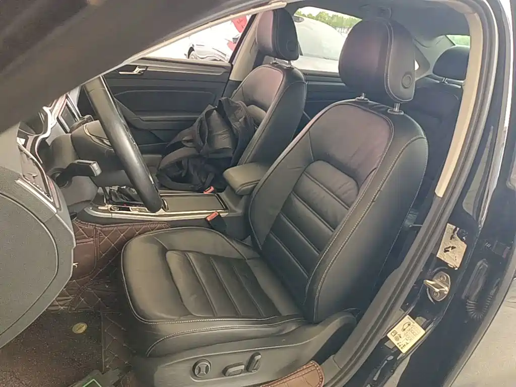 Volkswagen Passat 2019 — фото 15