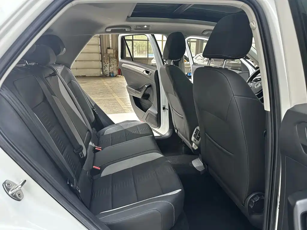Volkswagen T-Roc 2022 — фото 19