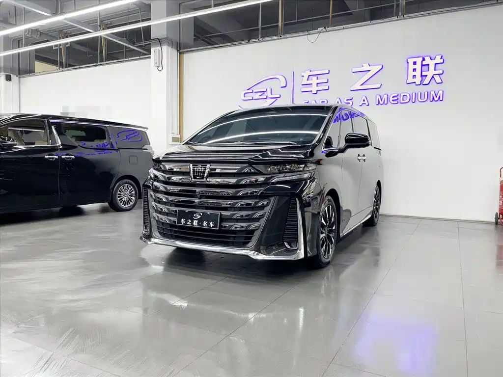 Toyota Vellfire 2024