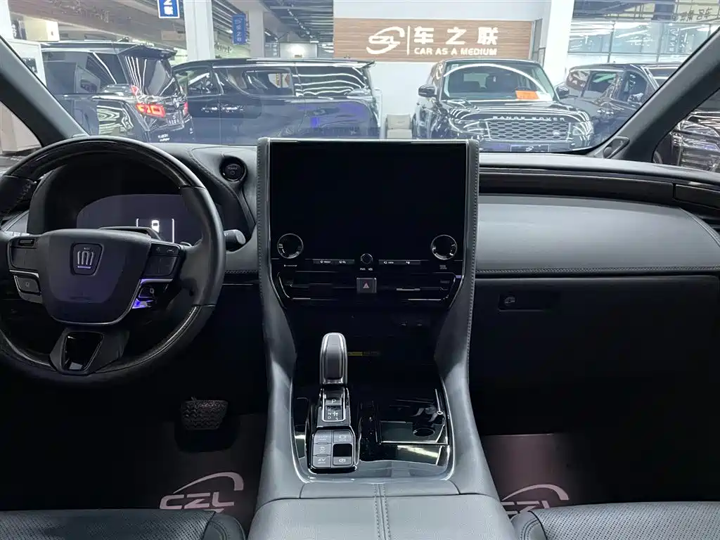 Toyota Vellfire 2024 — фото 11