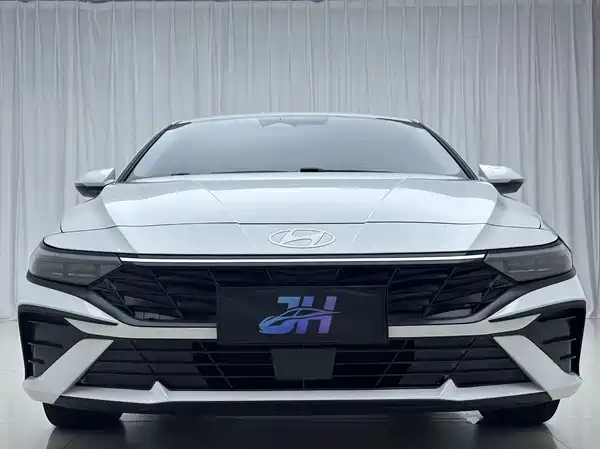Hyundai Elantra 2023