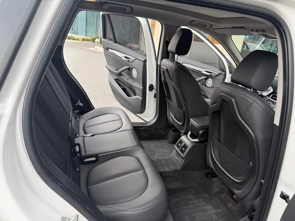 BMW X1 2022 — фото 12