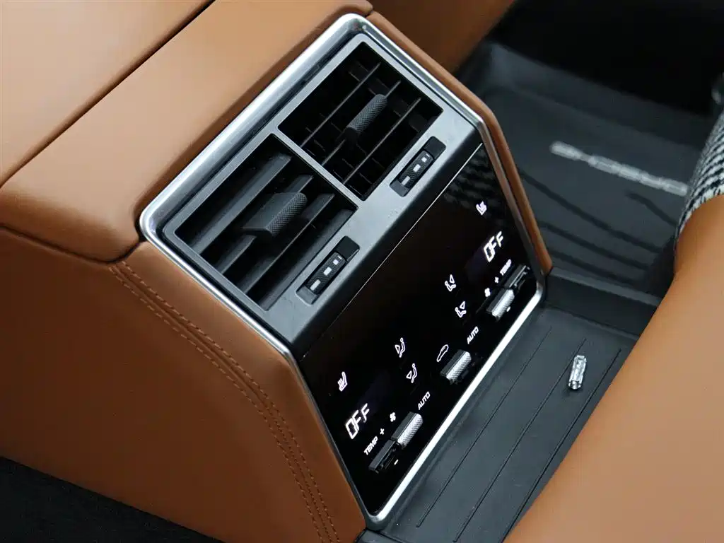 Porsche Panamera 2018 — фото 11