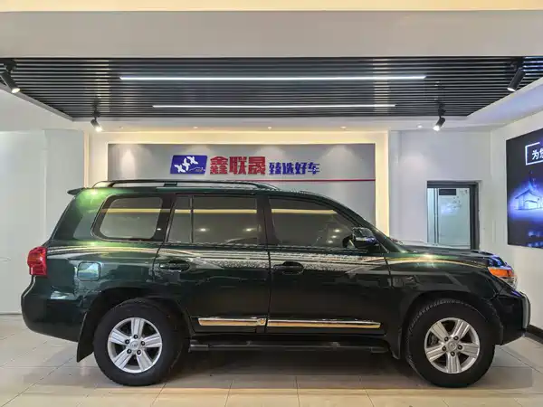 Toyota Land Cruiser 2014