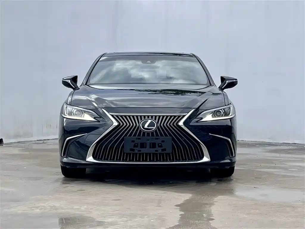Lexus ES 2019 — фото 2
