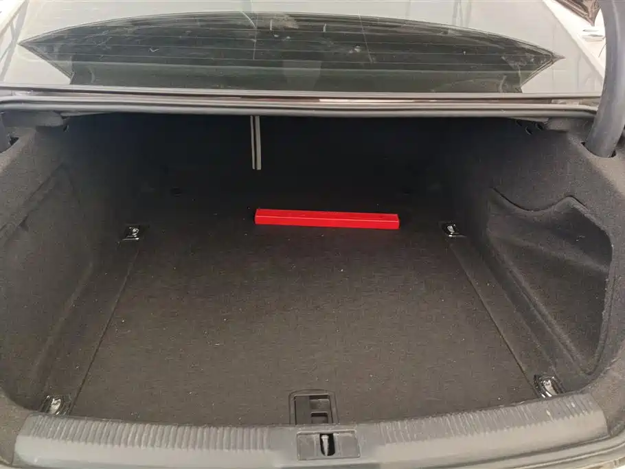 Audi A4L 2016