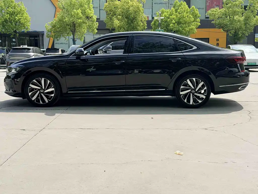 Volkswagen Passat 2024