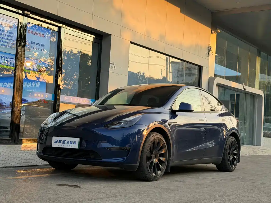 Tesla Model Y 2023 — фото 1