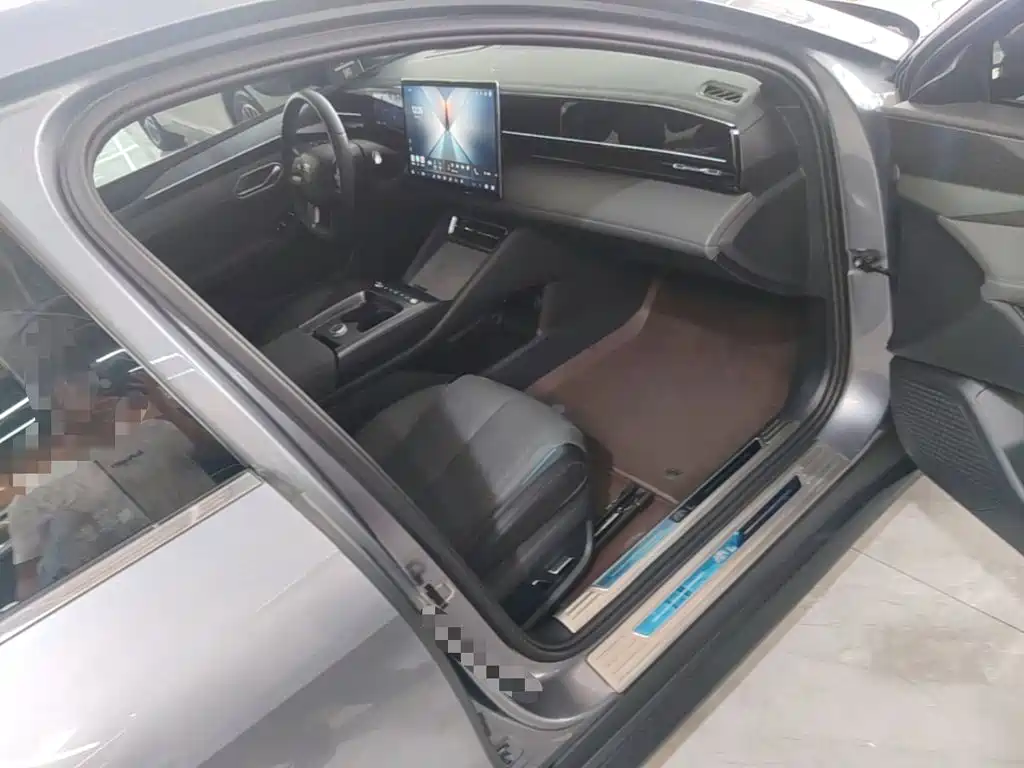 BYD Qin L 2025 — фото 11