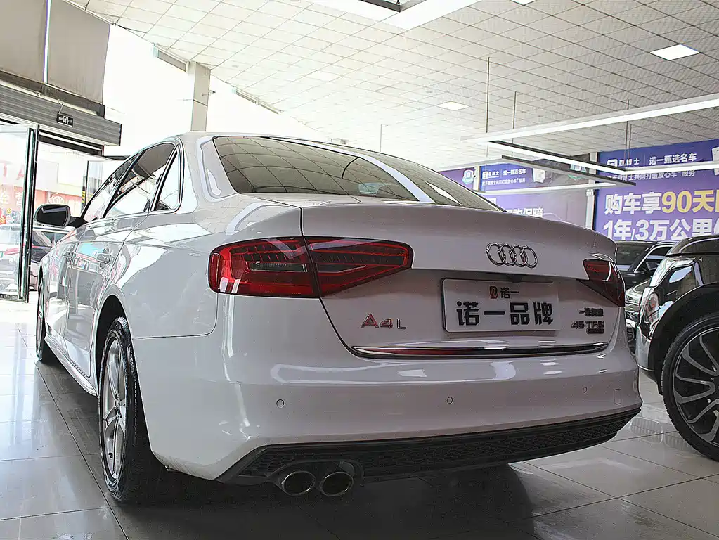 Audi A4L 2015 — фото 14