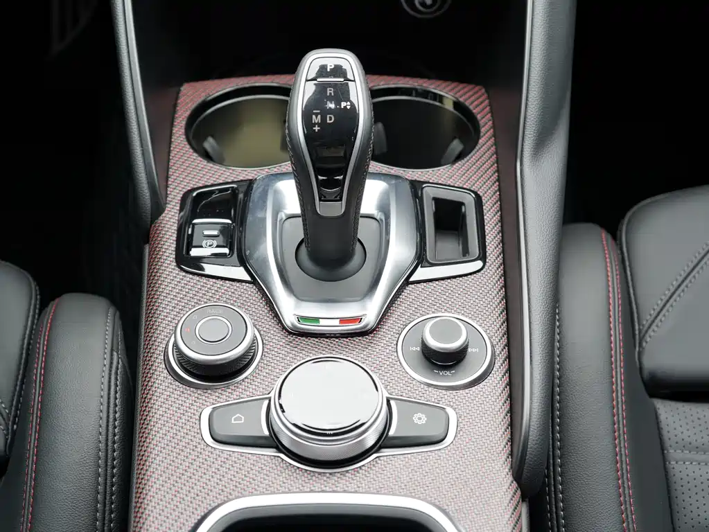 Alfa Romeo Giulia Juliet 2026 — фото 8
