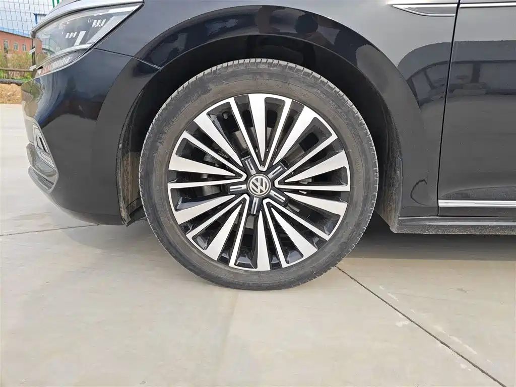 Volkswagen Passat 2020 — фото 23