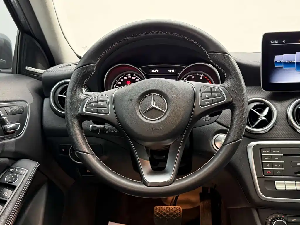 Mercedes-Benz GLA 2018 — фото 25