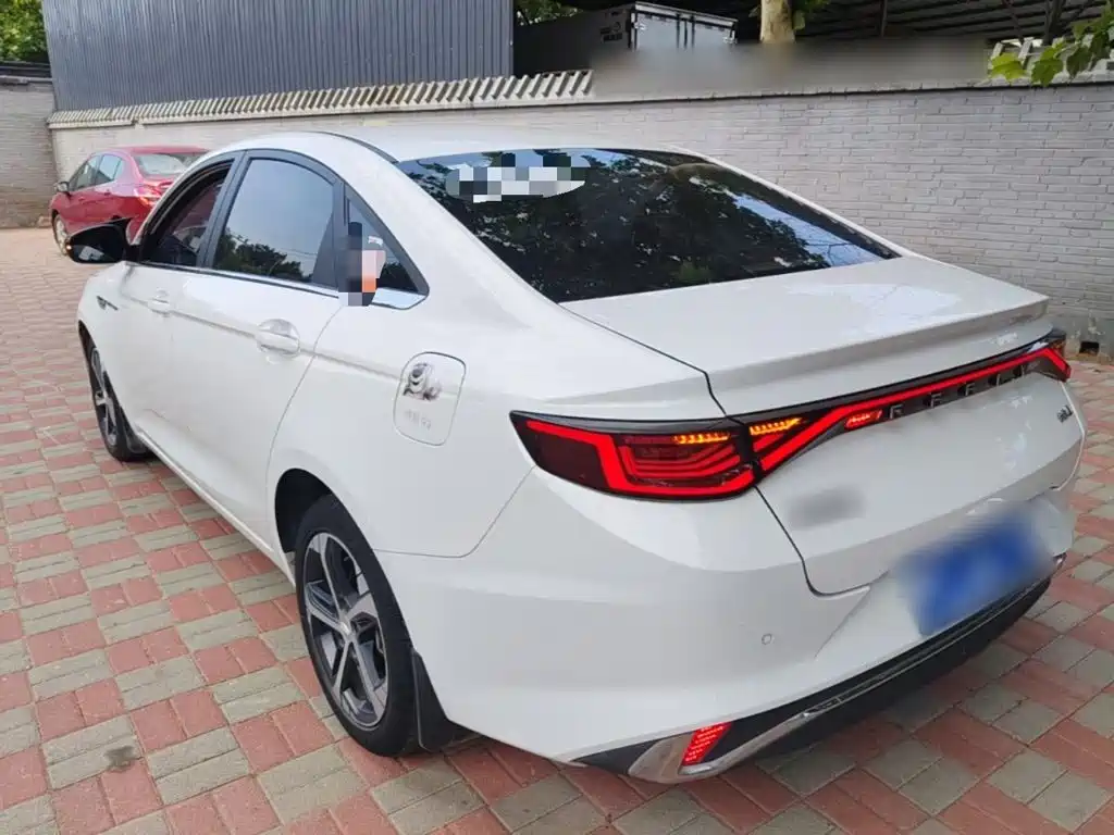 Geely Emgrand L 2021