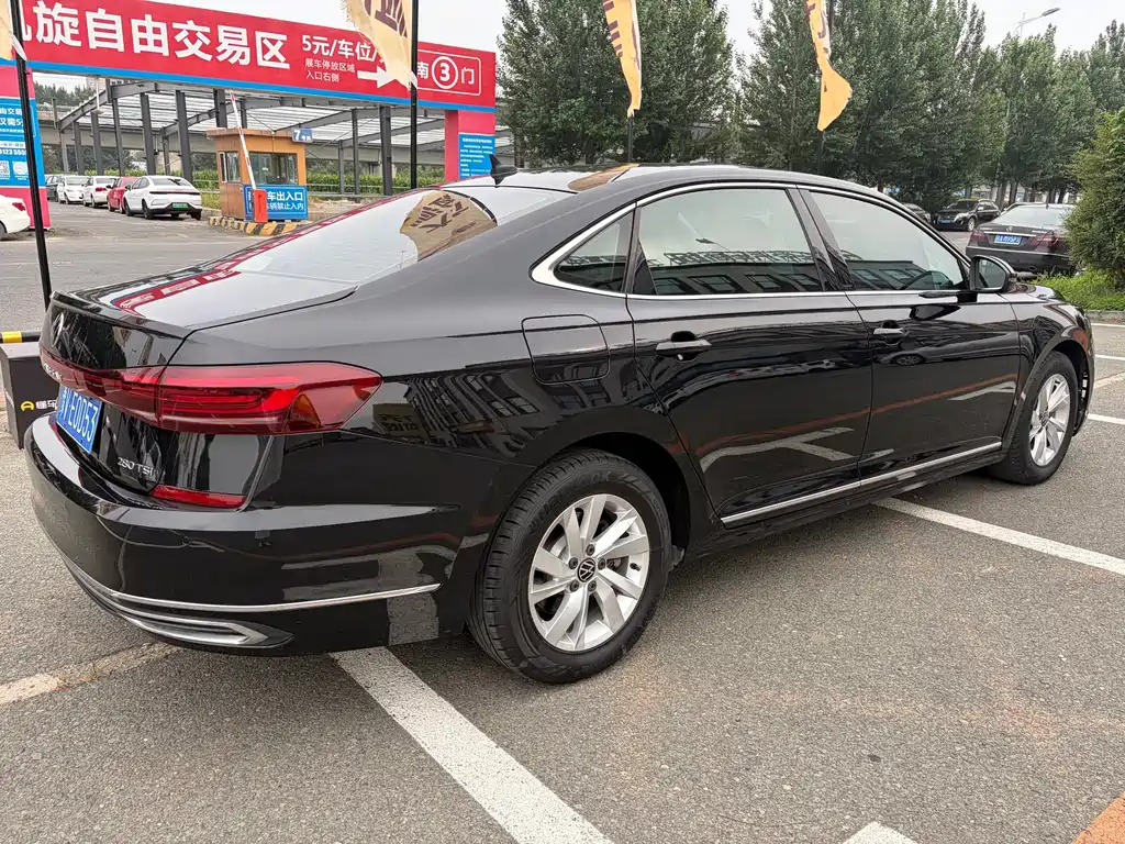Volkswagen Passat 2023