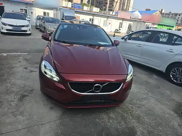 Volvo V40 2018