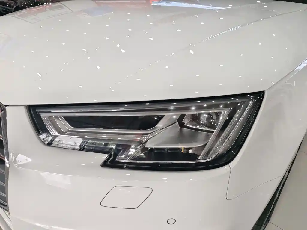 Audi A4L 2018 — фото 12