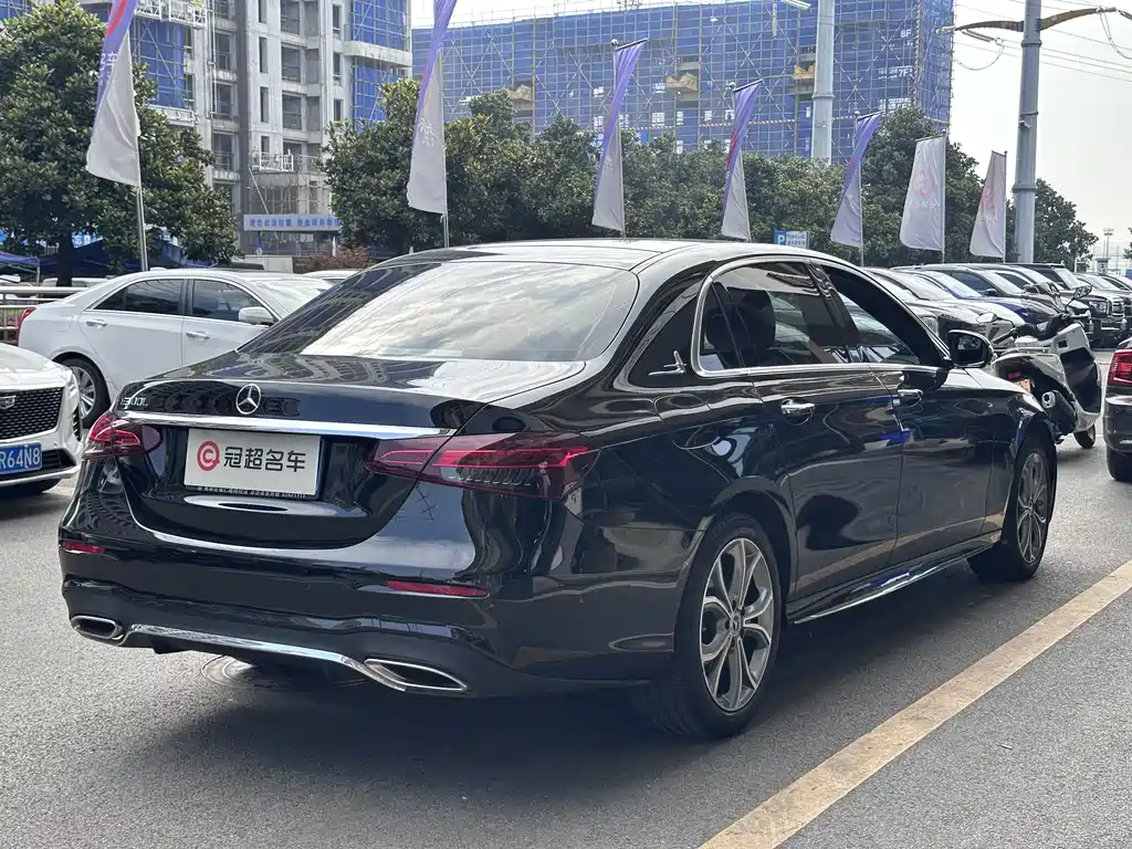 Mercedes-Benz E-Class 2022 — фото 10