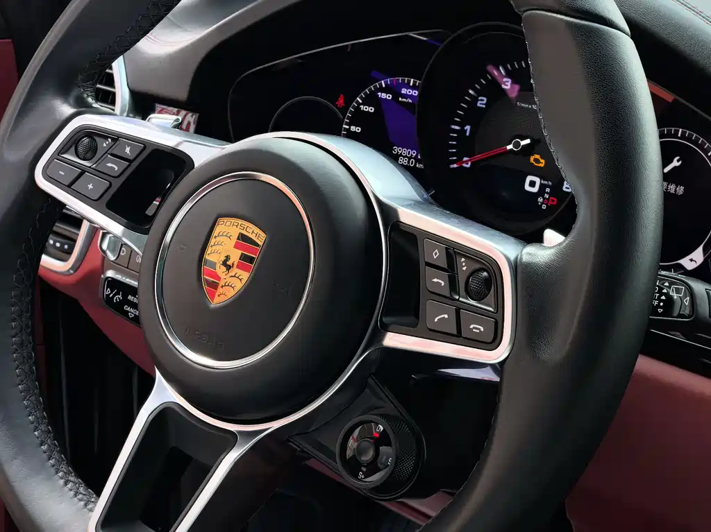 Porsche Cayenne 2023 — фото 14