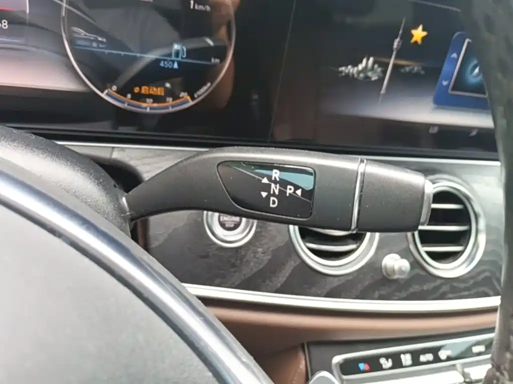 Mercedes-Benz E-Class 2017 — фото 14