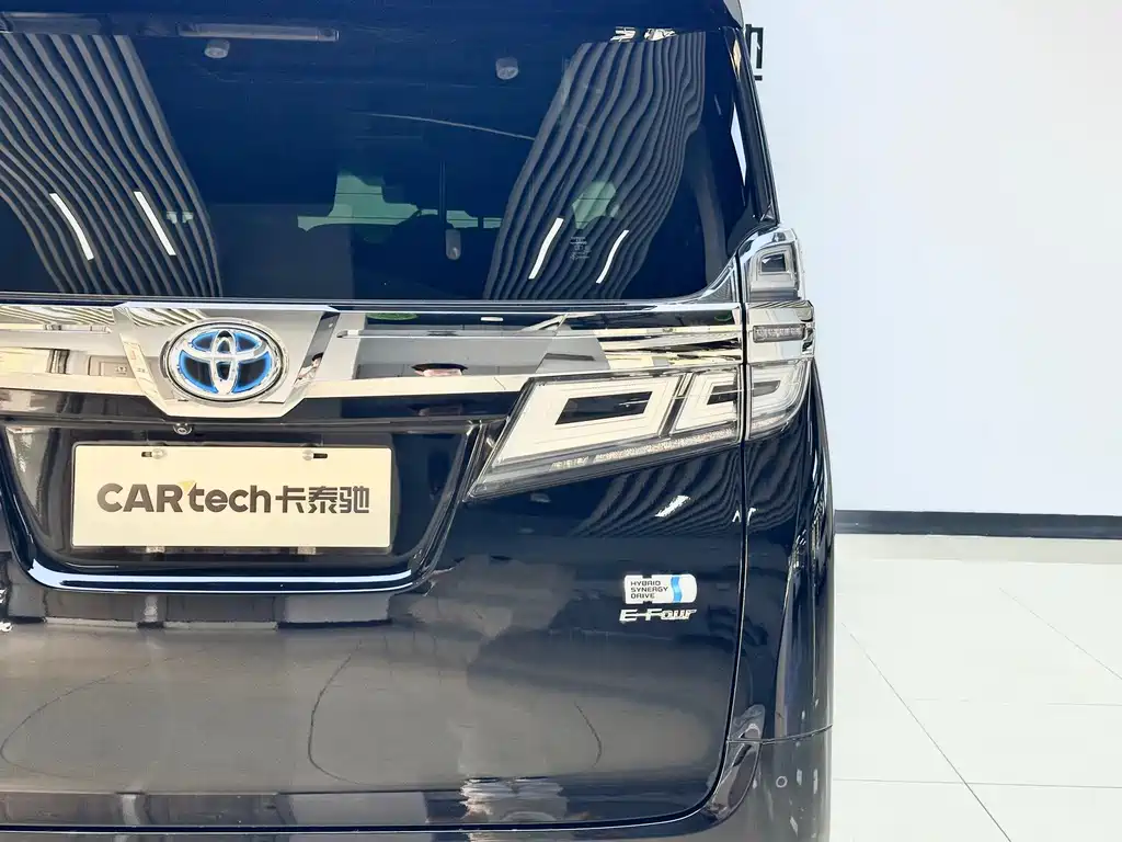 Toyota Vellfire 2022 — фото 8