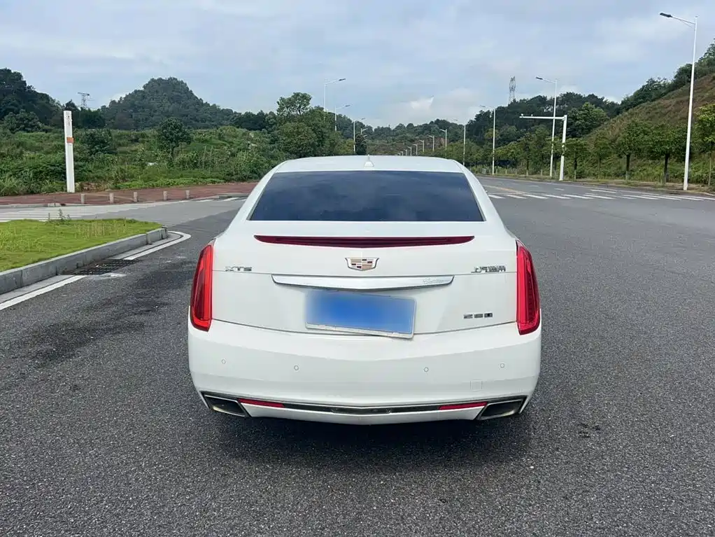 Cadillac XTS 2017 — фото 21