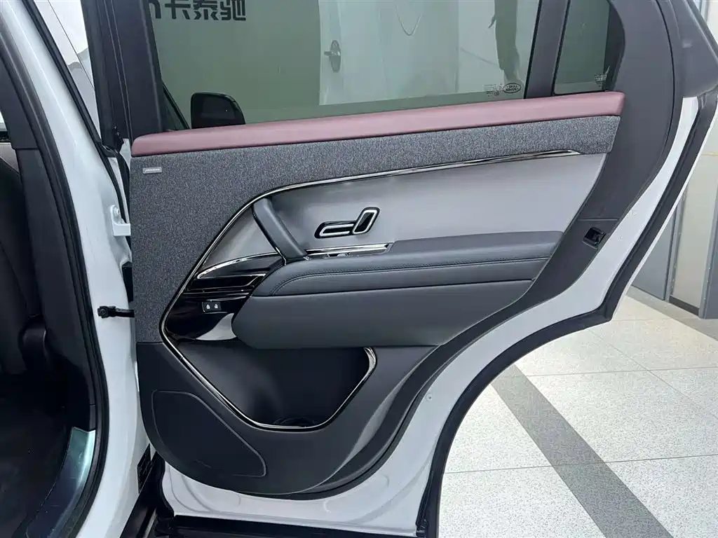Land Rover Sport 2023 — фото 30