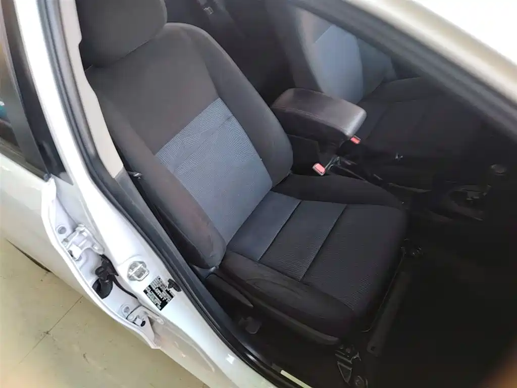 Toyota Yaris L 2019 — фото 25