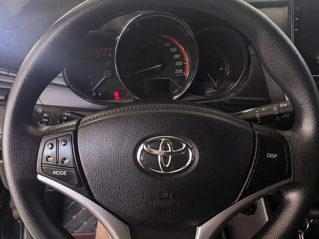 Toyota Yaris L 2022 — фото 11