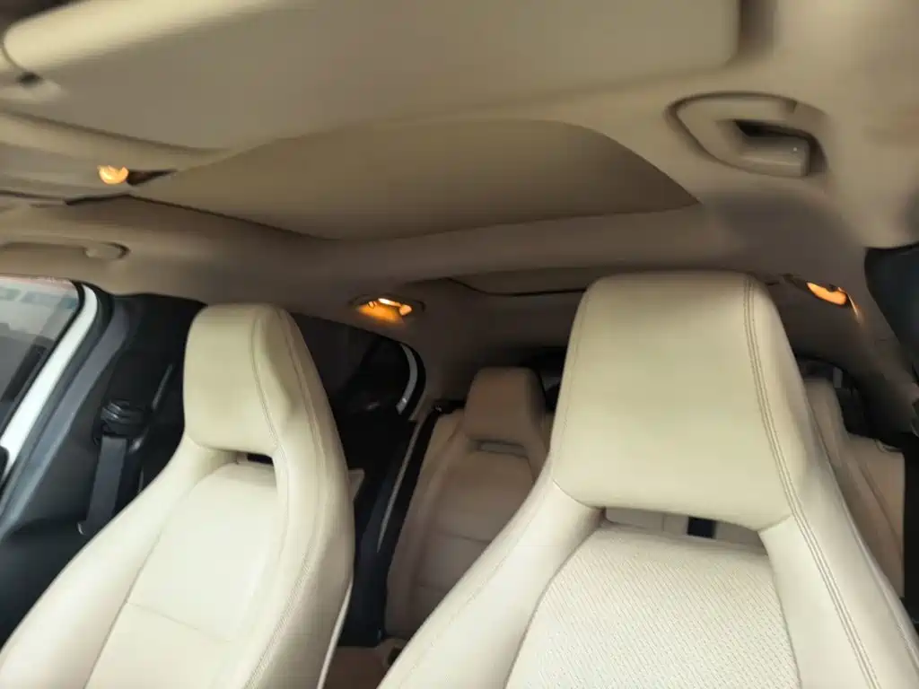 Mercedes-Benz GLA 2015 — фото 18