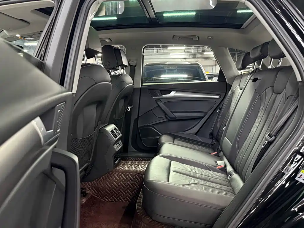 Audi Q5L 2023 — фото 15
