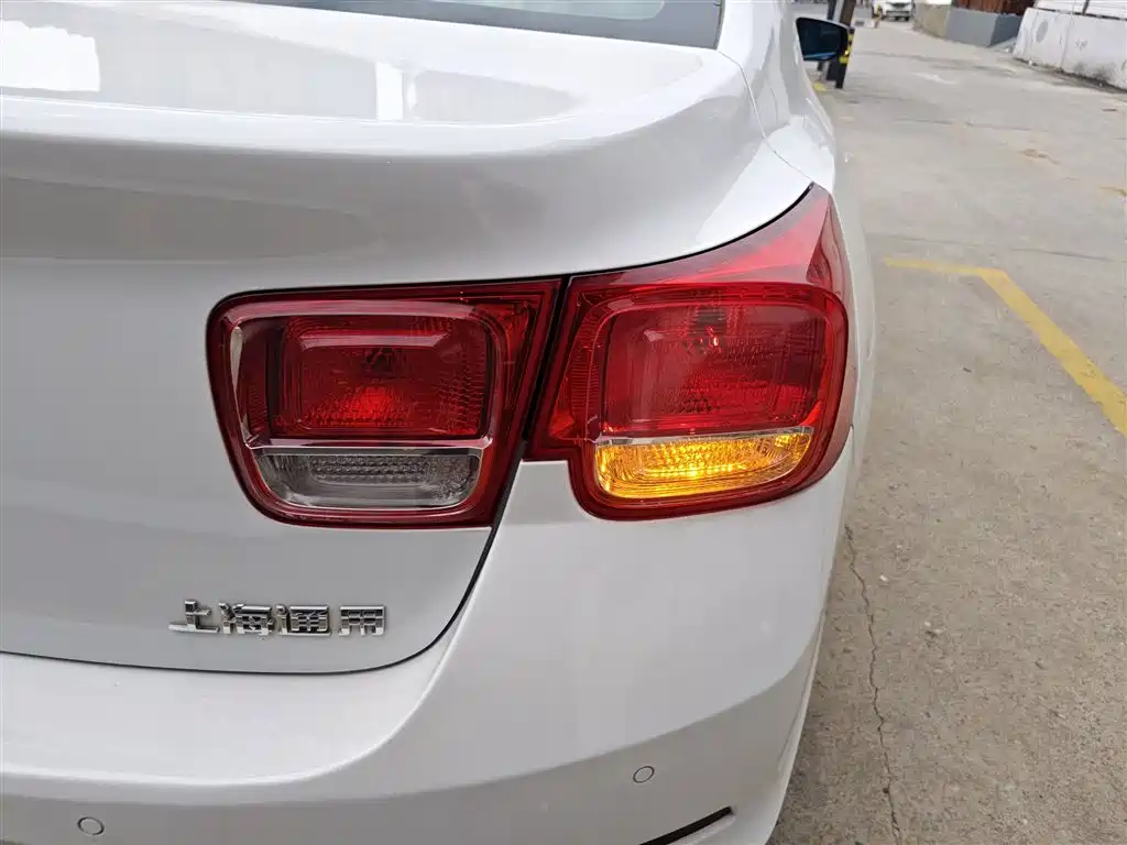 Chevrolet Malibu 2015 — фото 24